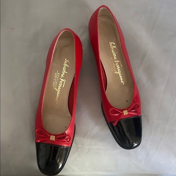 Salvatore Ferragamo Red and Black Flats - Picture 1 of 12